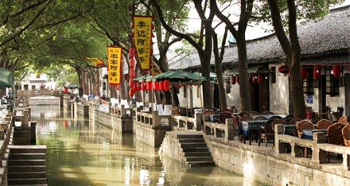 向上跳的香蕉